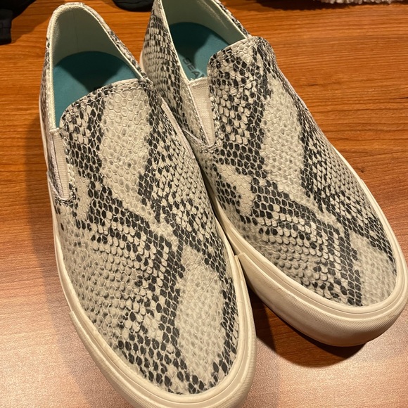 SeaVees Baja Slip On Mulholland Platform Snake Sneakers - Picture 2 of 7